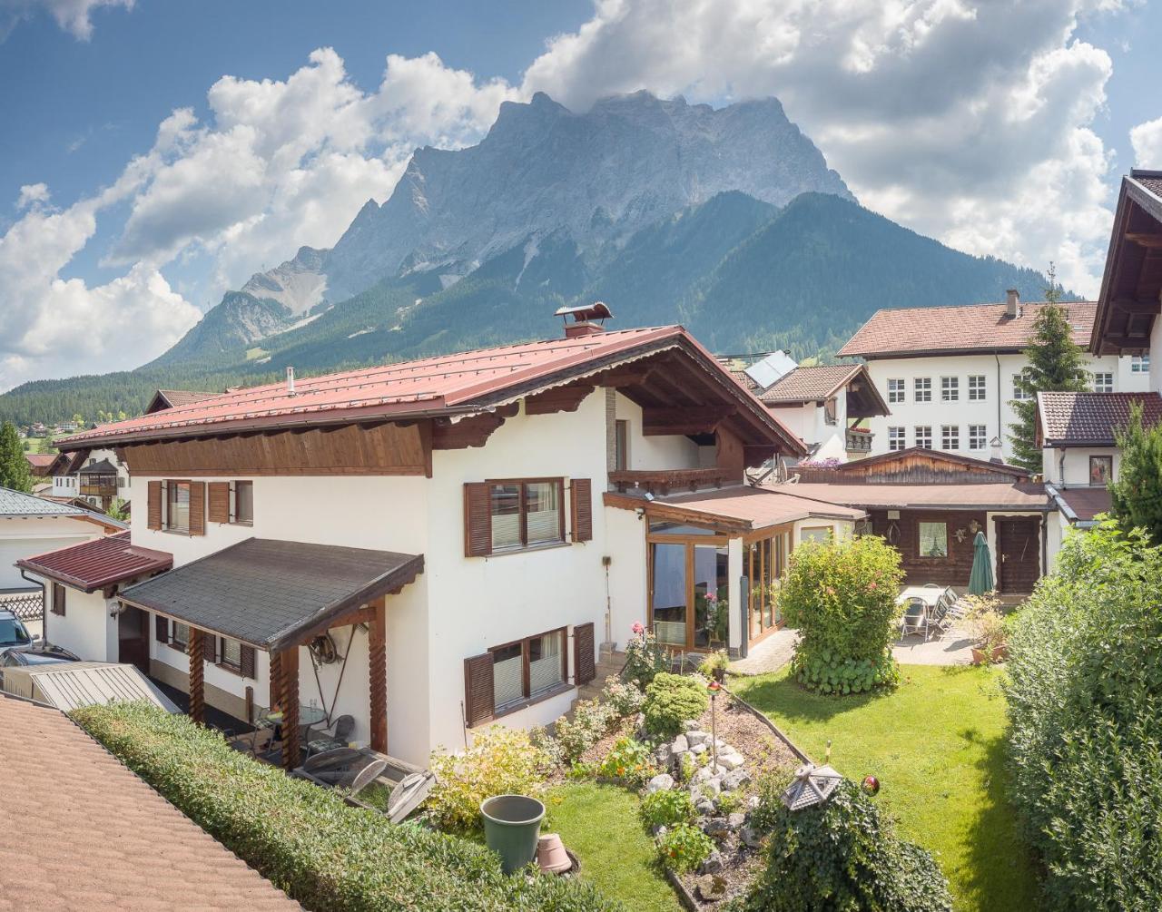 Chalet Holzerstubn Ehrwald Luaran gambar